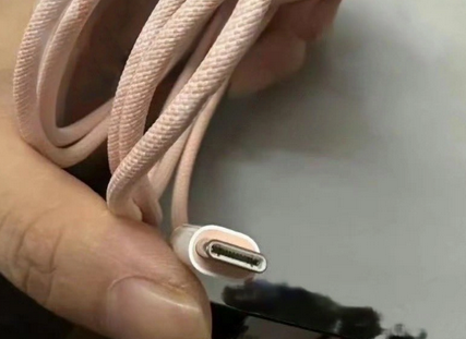 爱辉苹果15维修店分享iPhone15USB-C数据线长啥样